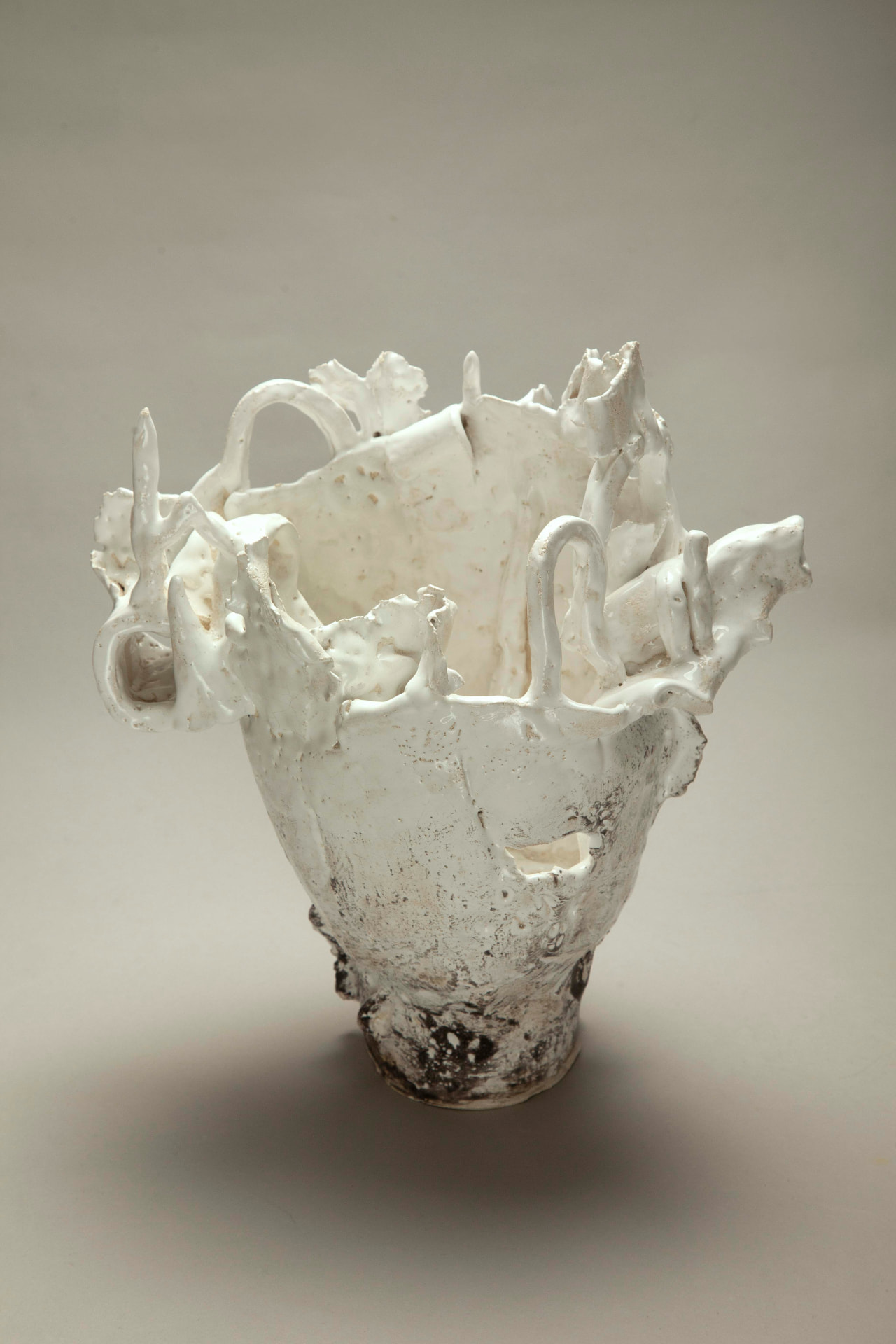 ceramic vessel by Graça Pereira Coutinho